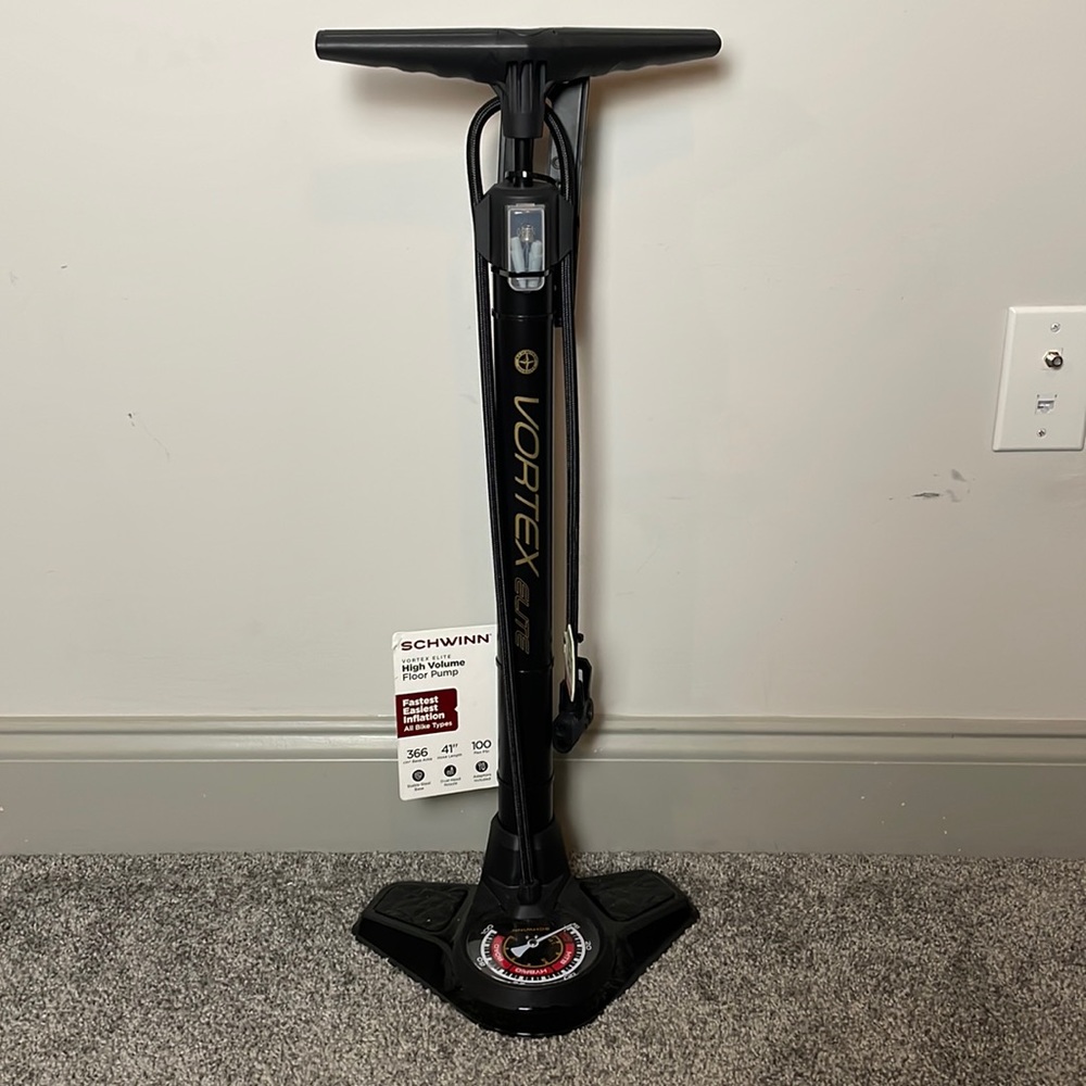 Schwann high volume floor pump for a bike